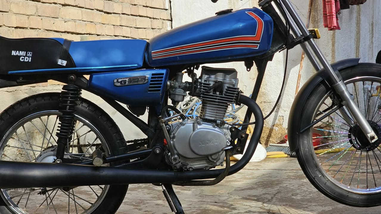 السلام عليكم دراجه تعمير نامه شلامجه كلك كلك كلك جديده ما عايزه كلشي كله  شغال جوزه لايت ضفيره جديده السعر 450 وبيه مجال مكان بابل سياحي رقمي ***********
