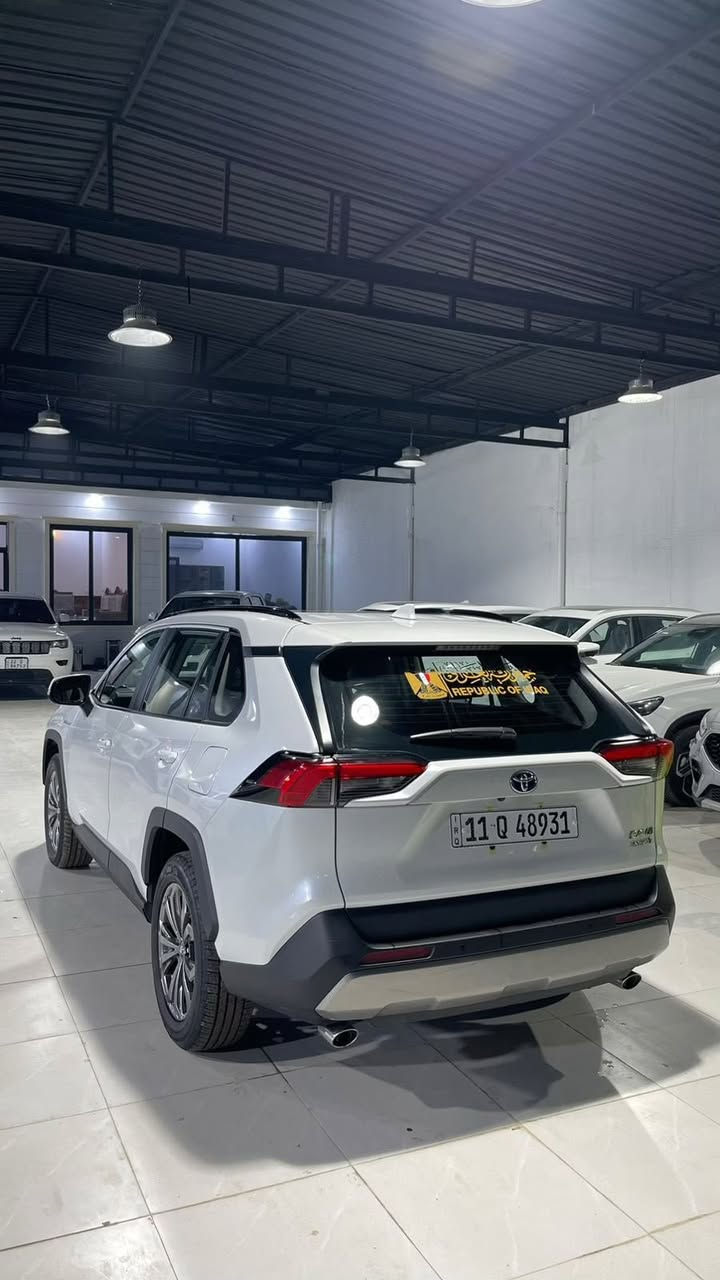 🔥🚗 فرصة للبيع – تويوتا راف فور 2025 🚗🔥
للبيع سيارة تويوتا راف فور موديل 2025 بحالة ممتازة وفول مواصفات، استعمال خفيف جداً.

المواصفات:
• اللون: أبيض
• الممشى: 24,000 كم فقط
• سقف بانوراما
• 5 كاميرات محيطية
• ويل كروم
• دخول وتشغيل ذكي (Smart Key)
• داخل جلد فاخر
• كراسي كهرباء
• تدفئة للمقاعد
• دلاك / تبريد للمقاعد

معلومات السيارة:
• استيراد خاص – تجميع الصين
• السيارة باسمي (مشروع وطني)
• الهزة بيها سنة كاملة
• التحويل فوري من الصبح

ملاحظات:
• شخوط خفيفة بالدعامية الأمامية من الجهة اليمنى فقط

📞 للاستفسار والاتصال:
***********
⚡ *سيارة نظيفة جداً ومواصفات كاملة
