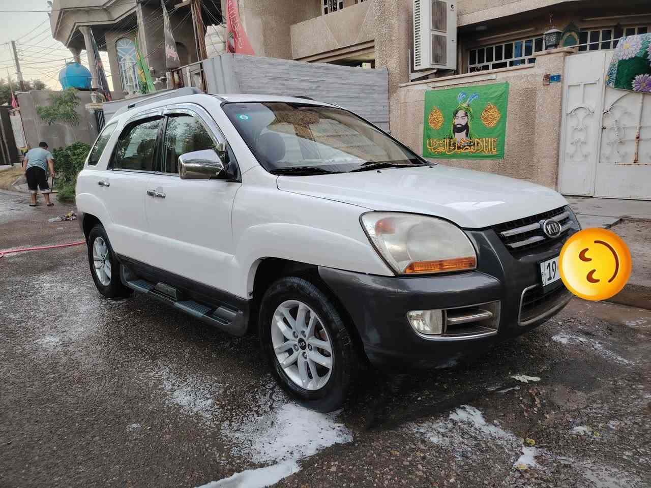 السلام عليكم سيارة كيا سبورتج موديل 2008 رقم كربلاء بنيد بي ظربه ومصبوغ و ذاكر بل سونار بيهة بارد بل جاملغ الخلفي بسيط سيارة خير من الله تبريد تتفه شغاله وي السويج كهربائيات كلهة شغاله تخم تاير جواهة جديد غير متواجد على الفيس رقم الهاتف *********** المكان بغداد
