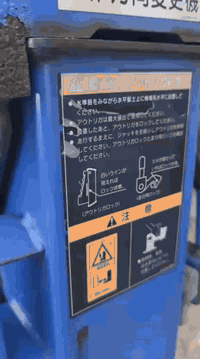 ‏اللهم صل على محمد وآل بيت محمد
السلام عليكم…
للبيع كرين زت تلاثة سلايت   مال هينو
مع كامل ملحقاته ماعدة…الريموت 
السعر 95 ورقه وبي مجال بصيط
العنوان بصره  
الاستفسار الاتصال على الرقم 
***********
