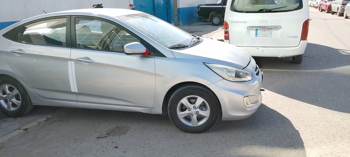 السلام عليكم
اكسنت للبيع موديل 2014 خليجي...مكان بابل 
 سياره ناعمه حلوه  ...
مابيهه صبغ فقط شبر بالجاملغ الخلفي ... 
حساسات 
رقم بغداد 
تحويل مباشر
كهربائيات فول
حداديه فول
تدفئه 
تبريد 
شاشه عارضه نت وبدون نت اندرويد
سعر مال مستعجل 75 ورقه بيهه مجال قليل حگ الجيه فقط 

رقم التلفون /  ***********
مكان بابل
