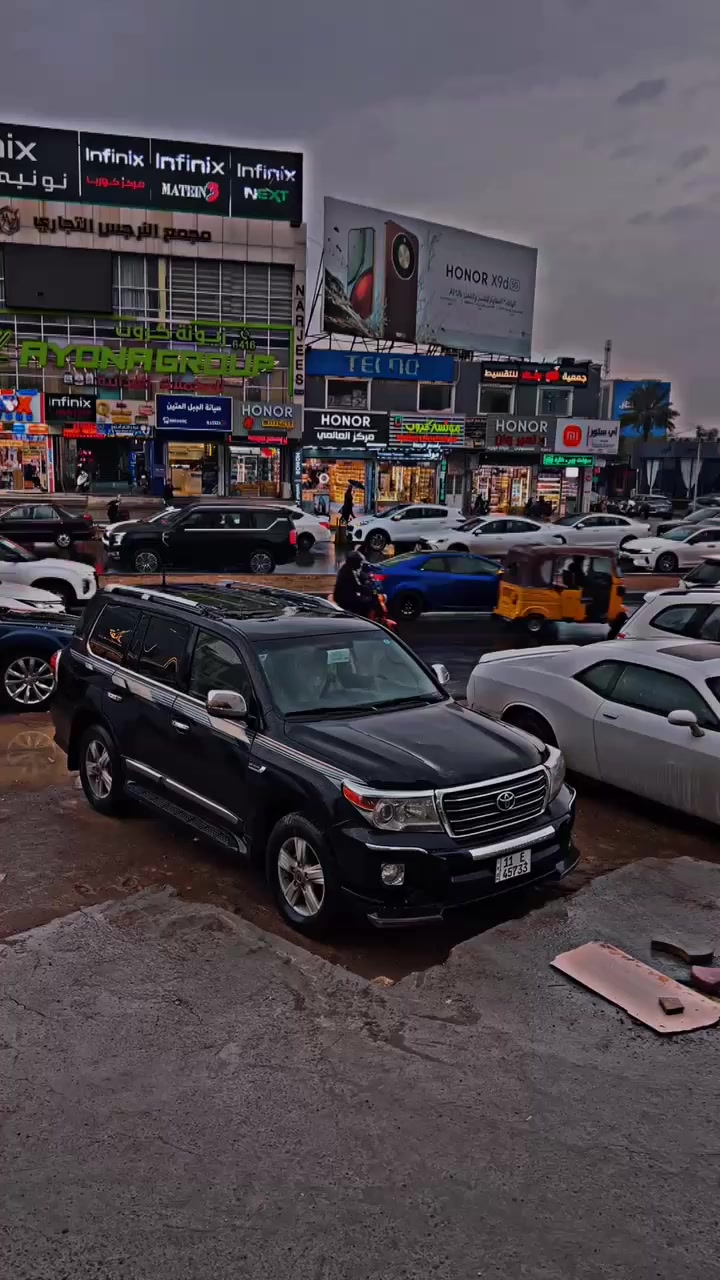 سلام عليكم اريد مراوس باحدث
لاندكروز 2009 مكفوله من الكلبه ولتجيه شواصي لغود كفاله
بيه اثر شريط
لعنده مراوس بشي احدث عادي 
مكاني بغداد ***********
