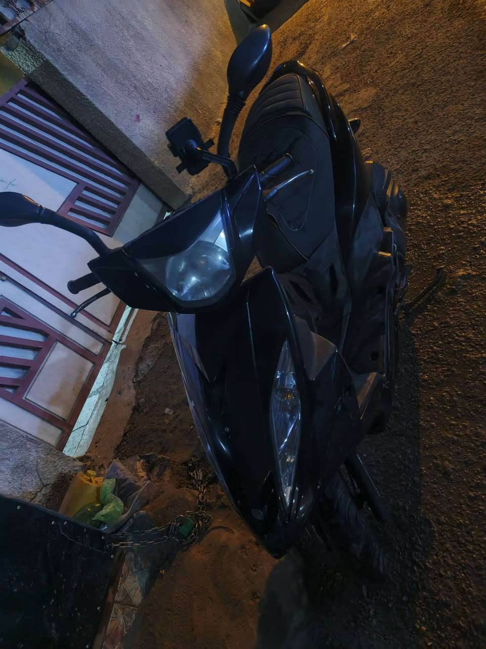 سلام عليكم دراجه جيتي ار ابلادي كهربائية كمله مكينته ما مفتوح دراج ماخذا من المعرض ماخذه بوحد 250 اوراقه كامله اريد اراوسه بوكسر لو ابيعه بواحد ارقم الهاتف ***********
