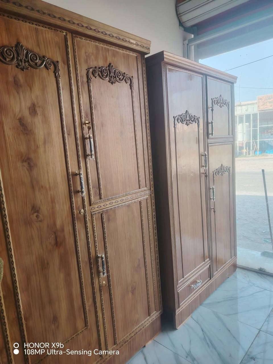 السلام عليكم كناتير بابين تسگام صاج شرط الفحص + بوفيات 2 متر 4 باب تسگام صاج + بوفيات 3 باب متر ونص تسگام شرط خشب صاج عراقي السعر خاص جديد بسعر المستخدم

