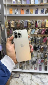 ايفون 16 برو ماكس تك سيم ذاكرة 256 كيكا بطارية 100  مشحون 70 مرة كارتو...