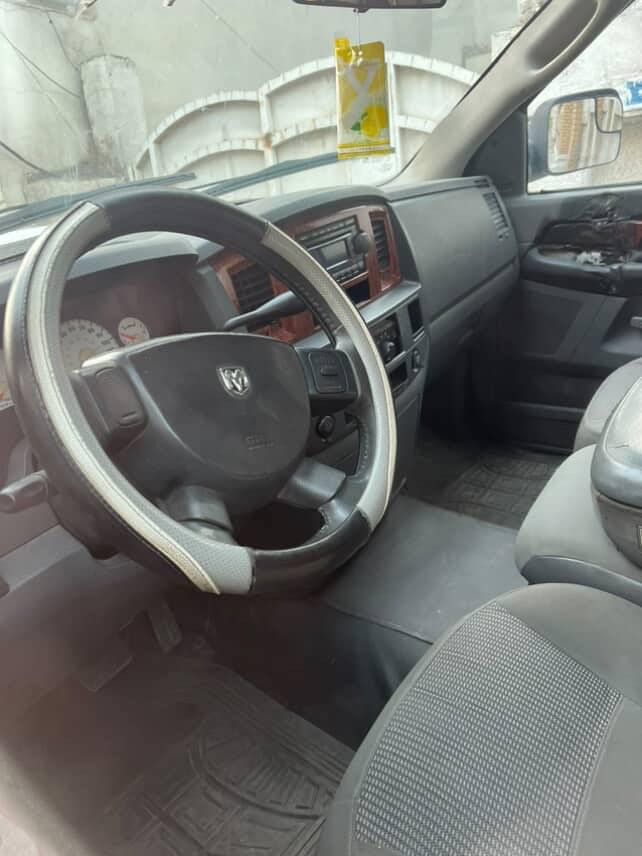 االسلام عليكم دوج رام
دوج رام ٢٠٠٧ مكينه كير ضفيره مكينه تايرات صبغ عام  باتري تايرات كله جديد سياره تخبل بيهة ضربه بسيطه مثل ما موضح بالصوره سياره نصبتهة حلوه صدر امامي نفض كله جديد عوزهة صدر خلفي وترتيبات سعرهة ٩٥ وبيه مجال بسيط رقم بغداد انكليزي باسمنه تحويل ثاني يوم مكانهة بغداد الدوره ***********
