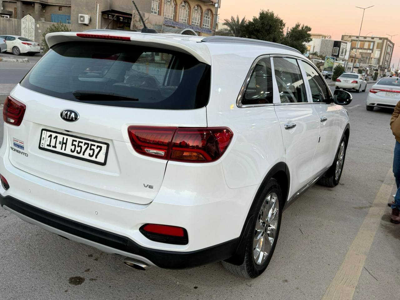 السلام عليكم للبيع او المراوس
كيا سورنتو موديل 2019 

🔥 مواصفات 🔥 
خليجي 
6 سلندر
بصمه تشغيل 
كشنات جلد تتفئه تبريد 
كشن كهرباءي متحرك 
شاشه كامره دواره 
حساس خلفي امامي
تحكم استيرن جهتين 
مري شفط 
اشاير بالمري 
جنطه كهرباء
 لايت لد نهاري ليلي زنون 
دبل شباك
سبير ما نازل 
 7 راكب 
3قطع تبريد 
ماشيه ١٠٠ الف 
سيارة كفالة عامة فقط رصعتين بل بنيد موضحات بل صوره
رقم بغداد دولي مداور ثاني يوم
السعر 243 $ بيه مجال حك الجيه 
سياره جديده وجاهزه مكينه وكير وتايرات وتبريد
الاستفسار 

***********وات ساب
