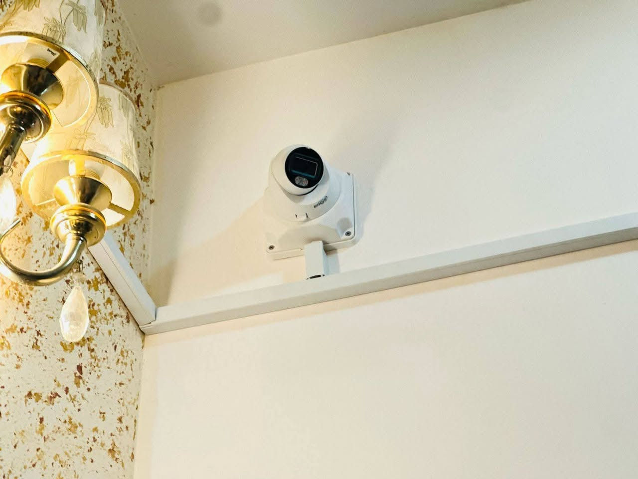 شعارناً الإخلاص في العمل ***********
تم تجهيز مدرسة و روضة بالكامرات المراقبه 
تنصيب وصيانة الكامرات
