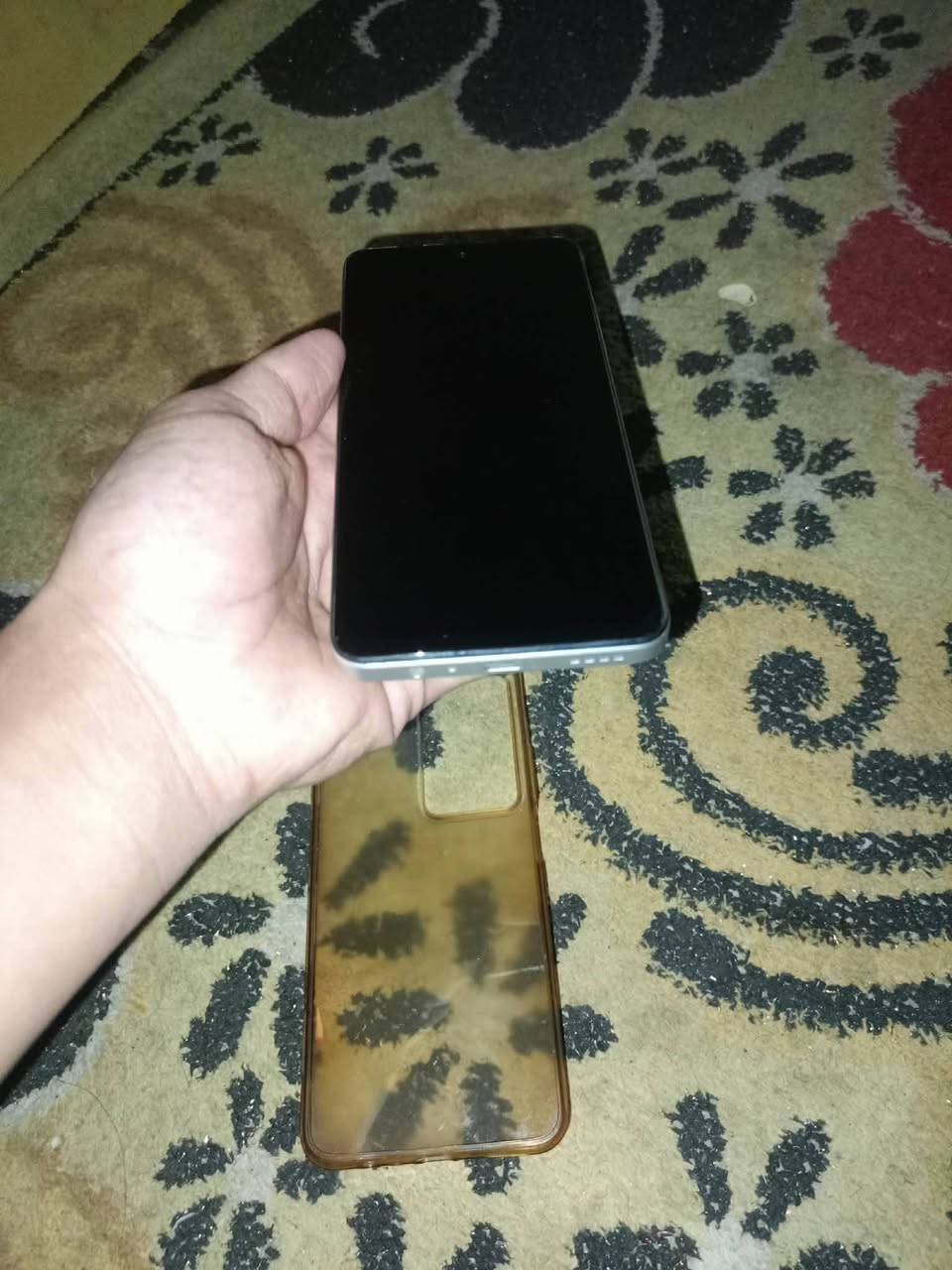 البيع ريلمي c71الذاكرة 256
 أخو الجديد جهاز ما مفتوح بل كورتونو والكورتونة موجودة والشاحنة موجودة تدعم شحن السريع ويا سماعات عل بلوتوث  السعر 200وبي مجال العنوان ديالى بعقوبة تحرير رقم الهتف ***********
