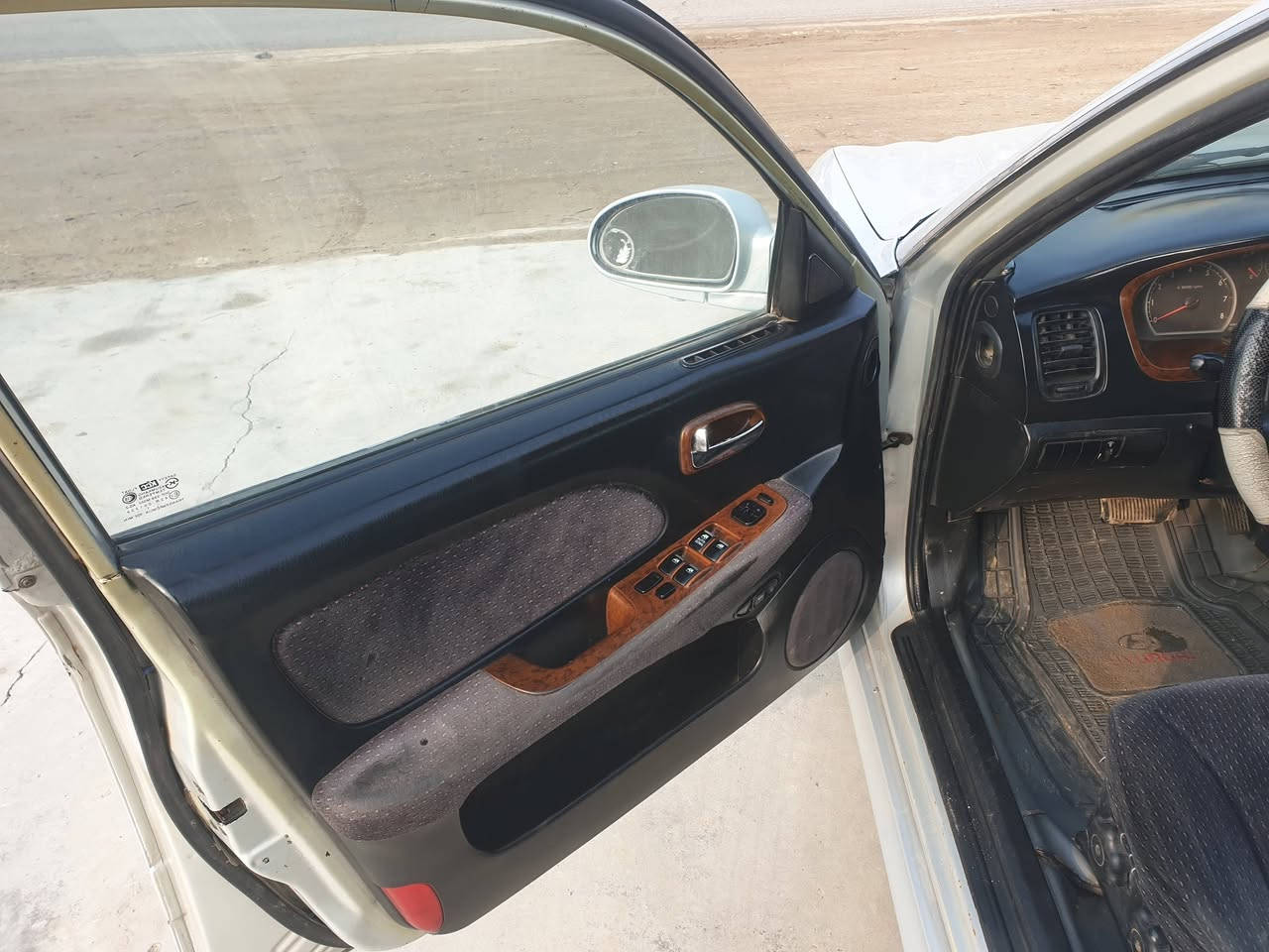 سلام عليكم هونداي سوناتا وارد خليجي ٢٠٠٢ 
رقم بغداد باسمي هزه جديده 
مصبوغه عام صبغ فرن درجه اولى 
فتحه شغاله
داخل ملكي صاج
مري شفط ام الاشره 
السعر ٦٧ وبيها مجال 
المكان بابل محاويل 
***********
