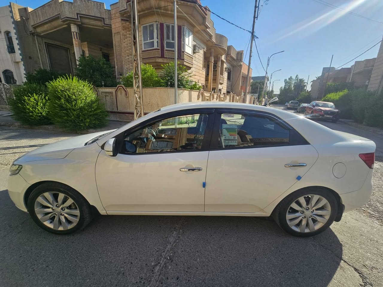 سيارة سيراتو بلا ضرر و٢٠١٢ بيها تقليمات اثر اشخوط مكانات بسيطه تحكمات ستيرن شفتات ستيرن نص فول
كير مكينه شرط 
طخم نظيف
تايرات جديد
ماشيه 261
سعر 115 بيها مجال 
مكاني موصل
***********
***********
