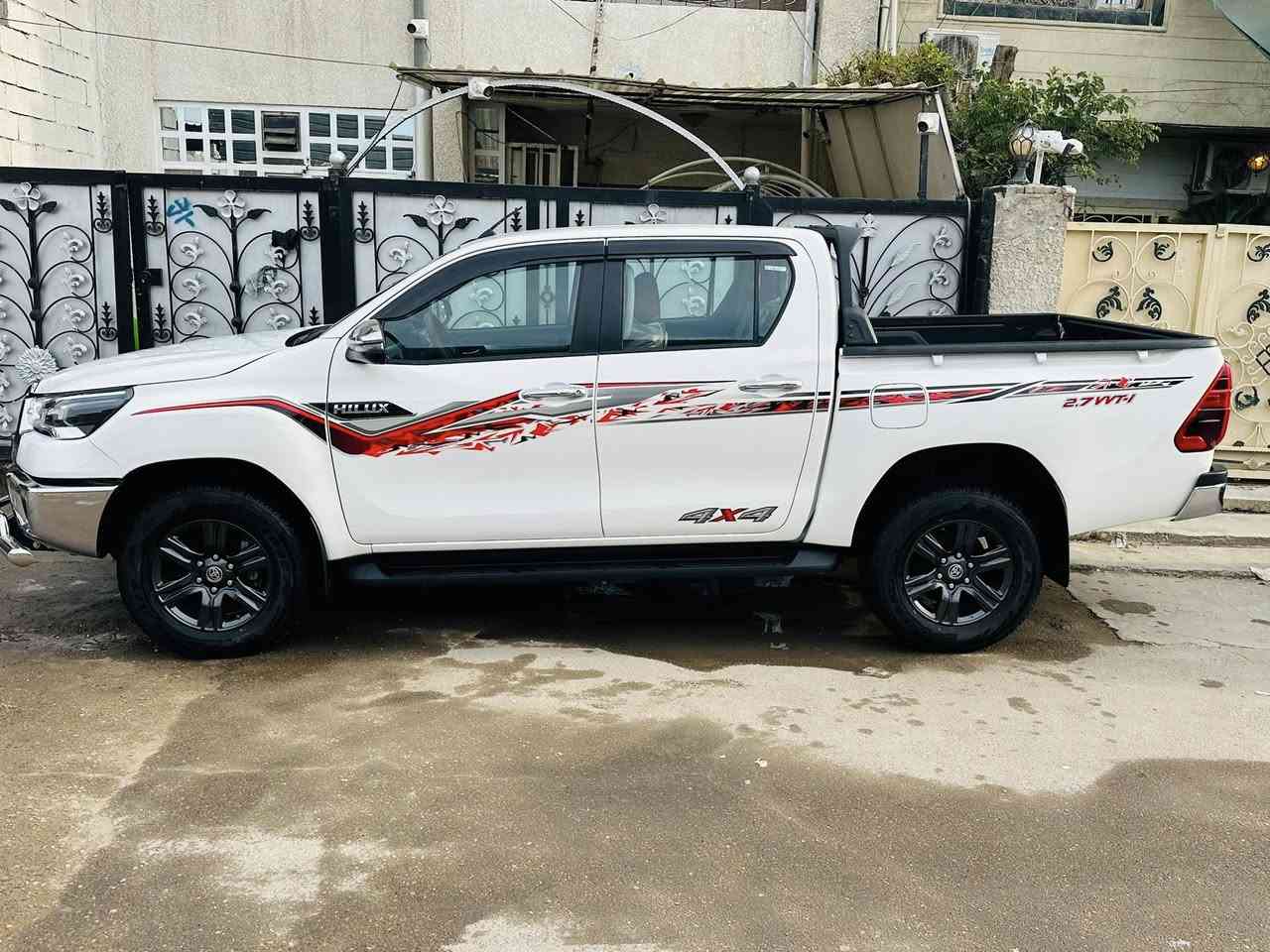 السلام عليكم بيكب هايلوكس 2024 مكفوله من كلشي سياره بحاله الوكاله بعدها داخل الضمان بعدلها تلث تبديلات دهن داخل الوكاله 
_ماشيه 10 الاف
-شحن لاسلكي
-بصمه شاشه جبيره
-كشاف بنيد
- كامره خلفيه
-دوشمه كامله ارضيه زائد كشنات جلد خياط ستيرن 
درع امامي خلفي 
-تاير جبلي 
رقم اربيل تحويل مباشر 
-السعر 352ورقة $
-*********** رقم الهاتف  غير متواجد عل نت
