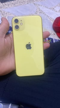 ايفون 11 عادي.            مقفول ايكلاود التليفون نضيف الشاشه و الشاصي ...