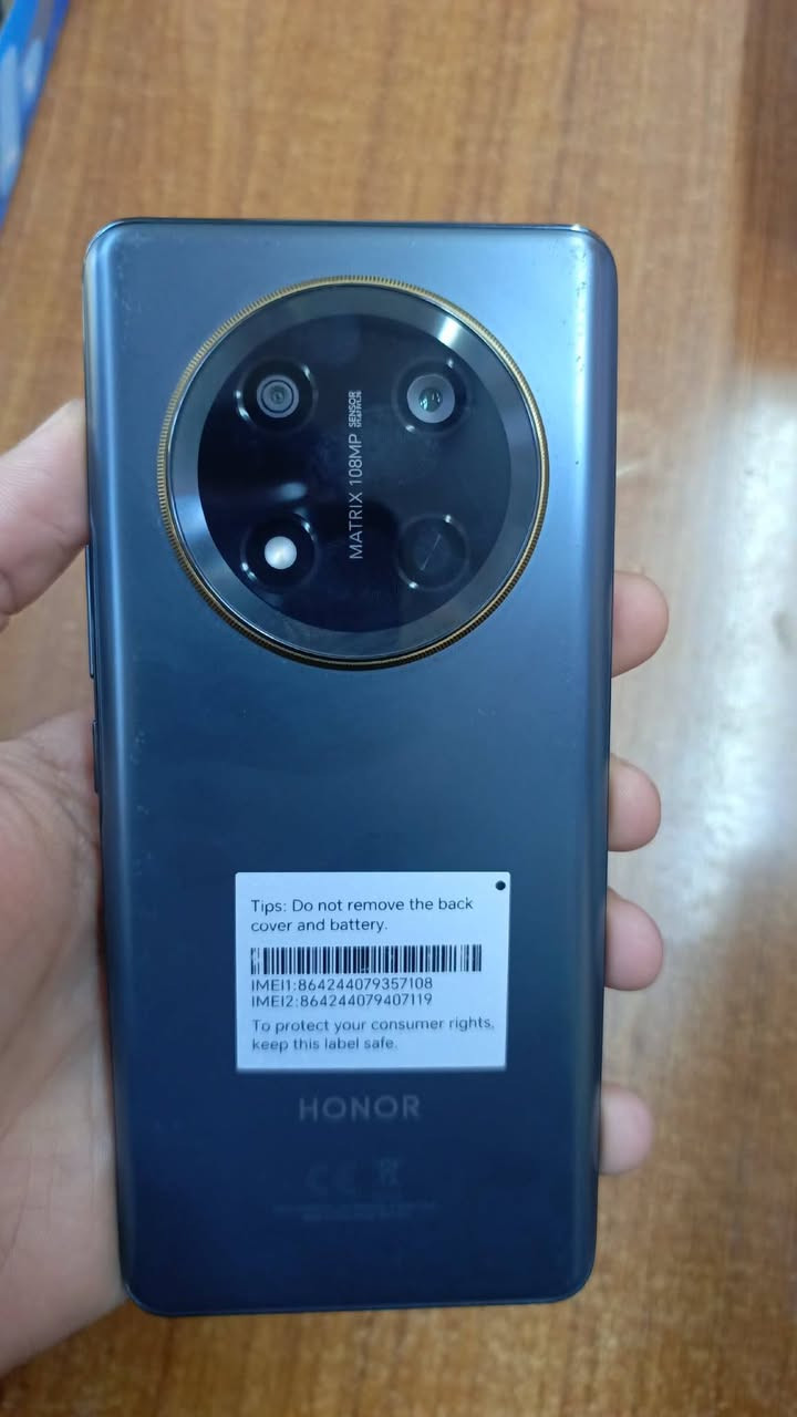 هونر اكس 9c
رام 12 

نضافه 95

ويا كارتونه فقط وكفر ولزكه 

مكاني مدينة الصدر 

***********

السعر 285
