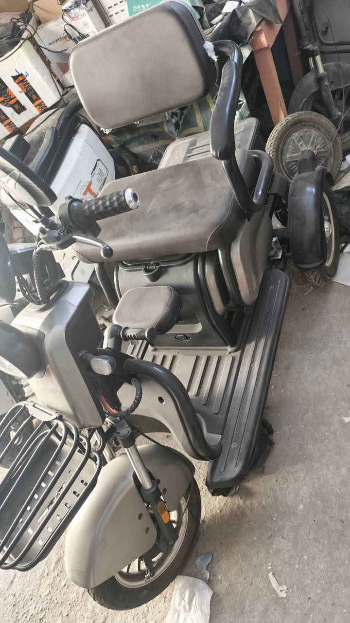 دراجه ثلاثيه لبيع موديل 26ستخدام سبوع لبيع اخت جديده بصمه ضدسرقه بلوتوث ***********
