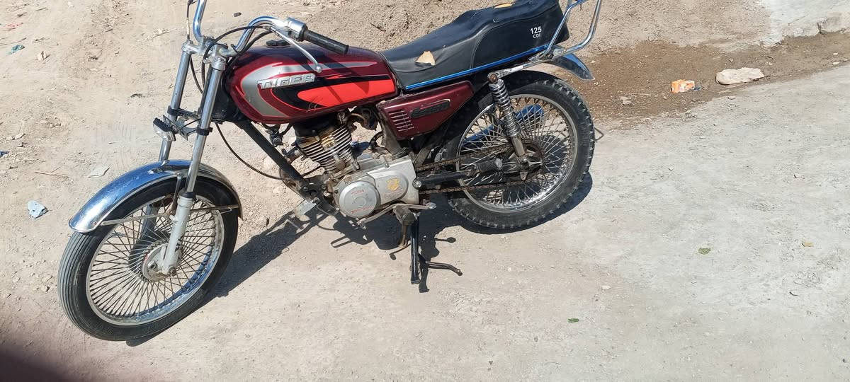 السلام عليكم دراجه تايكر رياضي للبيع السعر 250وبيها مجال اتصال 
***********
