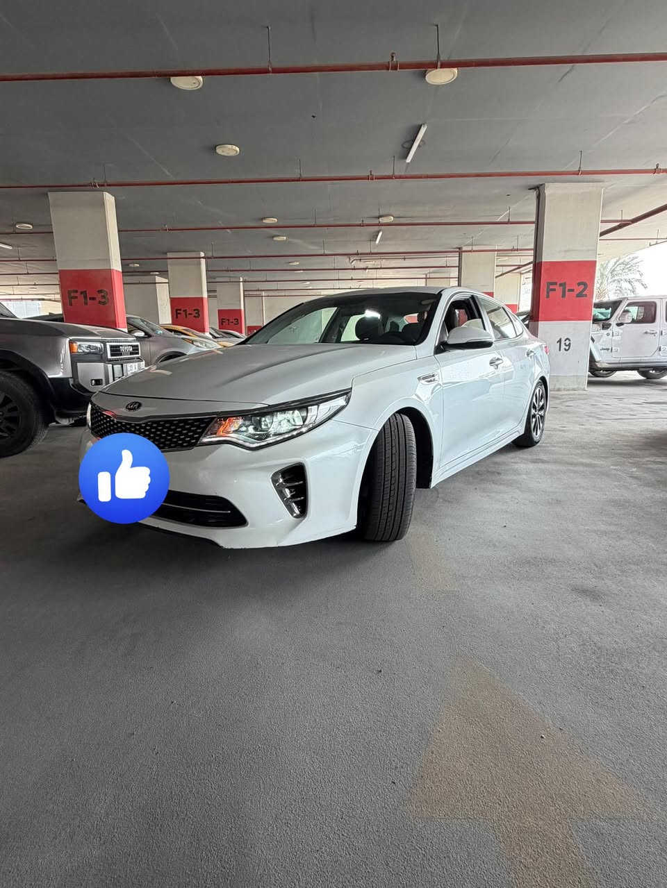 السلام عليكم
اوبتما امريكي 2018 للبيع باسمي 
حادثها جاملغ وبنيد بدون لغد وشاصي 
رقم بغداد انكليزي  
مكينة 2400 gdi 
مكينة وكير مكفولات 
صدر جديد 
حساس امامي خلفي 
كاميرا خلفية دوارة 
شاشة كبيرة 
بلوتوث 
كرسي السايق كهرباء 
رادار جانبي
3 انطمة قيادة
ماشية 69 mi

السيارة بيها منظومة غاز وعليها ادامة وكارت صيانة 
السعر 135 
للاستفسار ***********
غير متواجد على النت
