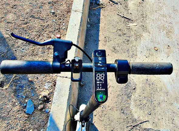 سكوتر حجم الكبير شغال اي عيب ما ابي من تجي تفحصه تاخذه بالشرط بس انت ما موجوده ضايعه سعر 120 مكاني كركوك حزيران شارع عبد الرحمن*********** بس الشاحنه ضايعه فقط
