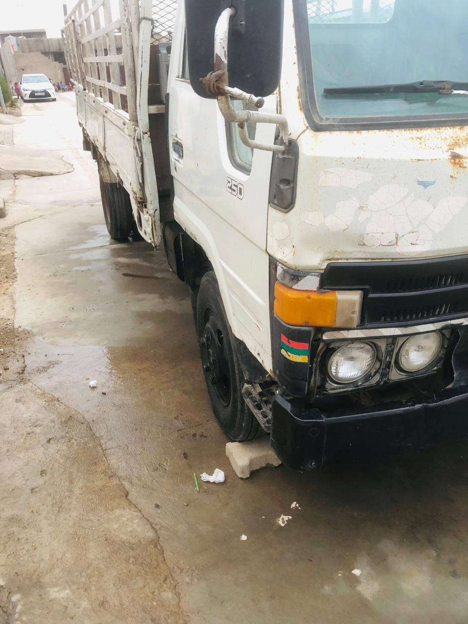 سلام عليكم داينه للبيع موديل 89رقم بغداد سنويه لل 28 أتصل ***********
