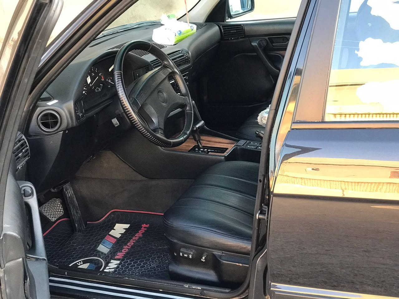 سلام عليكم من رخصت لادمنيه بي ام موديل 92 فوووول ما عده سقف سلايت داخل جديد كير محرك جديد حداديه 88 بل ميه تايرات تخم جديد كهربائيات من لدعاميه لدعاميه اي نقص ما بيها كلها شغاله شرط التحويل لسياره ما تصرف عليها دينار لسعر 73 وبي مجال ‏‪***********‬‏ مكاني كركوك
