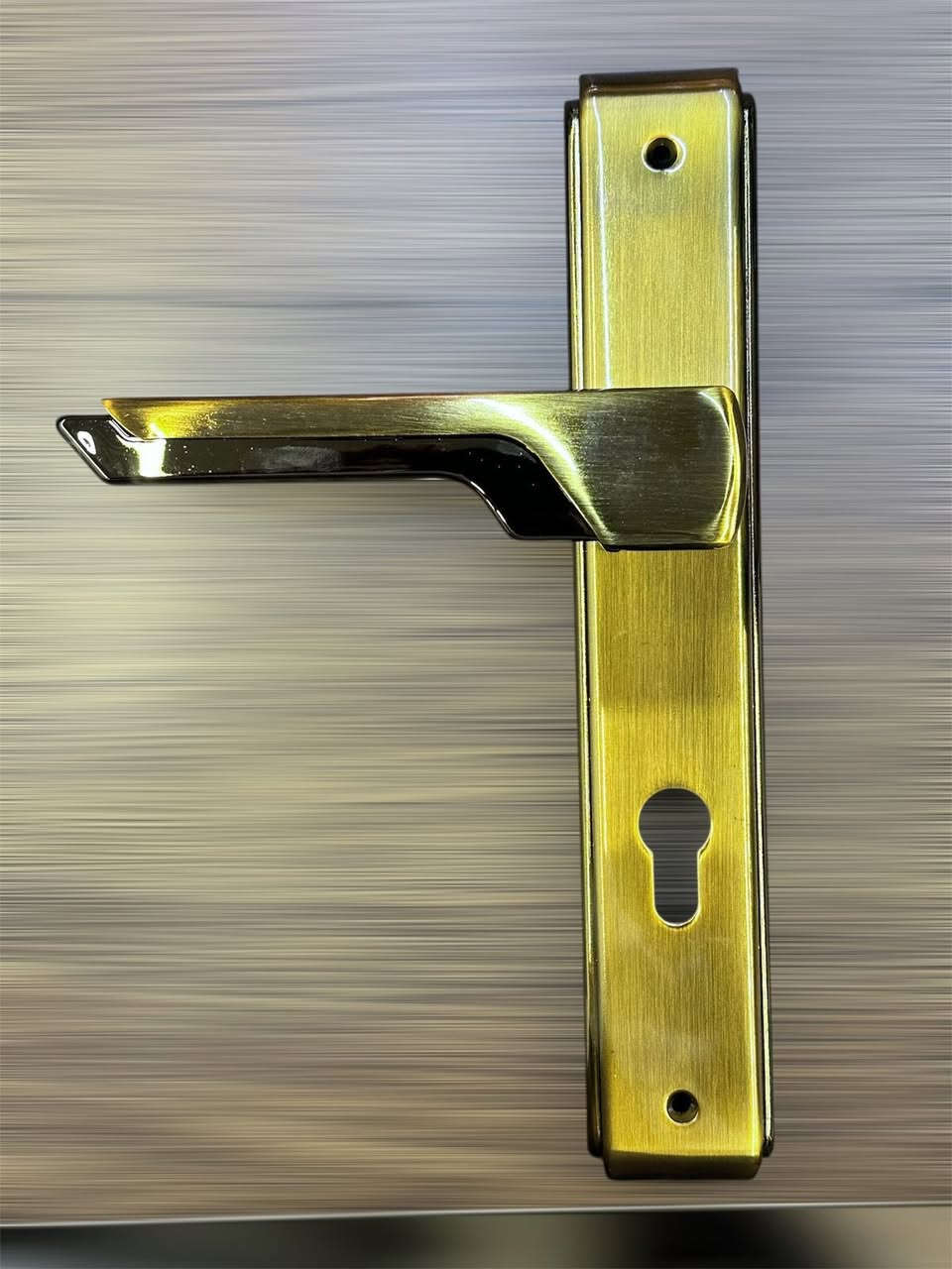 تتوفر جميع انواع اليدات 
7 انج 
ثقيل و وسط و خفيف
—————————
الشطرة/شارع دبي/قرب مستوصف الفتاحية 
***********
