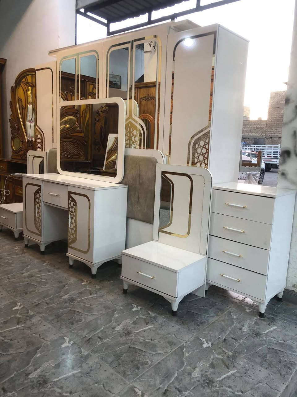 غرفه تركيه نظام بيبان مكونه من ٦ ابواب 
السعر ٧٠٠ قفل ٦٥٠ يوجد توصيل داخل بغداد


**إذا كنت صاحب هذا الإعلان وتريد حذفه لأي سبب، رجاءا أرسل رسالة إلى الدعم الفني**