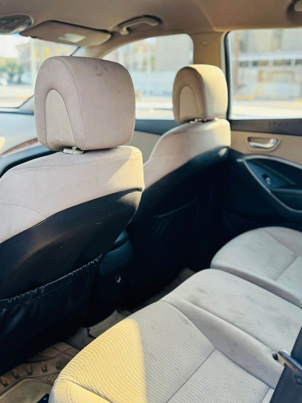 السلام عليكم سنتافي مديل 16 للبيع 
خليجيه 4 سلندر  رقم أربيل الجديد بيها وكاله 
سنويه جديده تنتهي 2028 
السياره بيها قبق جنطه صبغ صغير 
ومبدل كازكيت 
سياره نضيفه جداً 
السعر 165 وبيها مجال بسيط ⚪️
الاستفسار اكثر الاتصال على هاذ الرقم 
*********** Singapore
