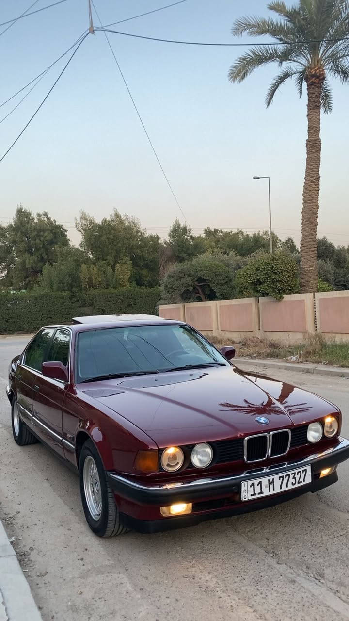 للبيع 
Bmw730 
سياره بحاله الوكاله  موديل ٩٢ رقم بغداد الانكليزي سنويه مشروع وطني لل٣٠  باسمي تحويل مباشر 
سياره جديده بمعنى الكلمه كلها على وضع الشركه جانتمخزونه من٢٠١٤  مصبوغه عام اثر جراد كفاله من الضربه 
محرك كير ١٠٠/١٠٠ 
تبريد شغال ثلج 
حداديه نظيفه 
موصفات 
دبل ايرباك دبل كمبيوتر دبل جكمجه 
سلايد رووف طكتين 
داخل جلد كارتير كهرباء 
بطاين جلد صاج 
نفاظه قلاب 
حساس دعاميه امامي خلفي 
تراكشن 
سكليتر كهرباء 
بردات رئاسي  جانبيه وخلفيه 
منضومه تليفون 
ويل شمس اصلي وتخم تاير جديد جواه ياباني
مسجل بي ام دبيلو 
حساسات كلها شغاله حتى حساس حراره

سياره مال جناي كلشي بيها جديد وعلى البلاد 
كهربائيات كلها بلاديه ترايها وين ميعجبك 
السعر 90$ 
للاستفسار الاتصال على الرقم ***********
مكاني السيديه

