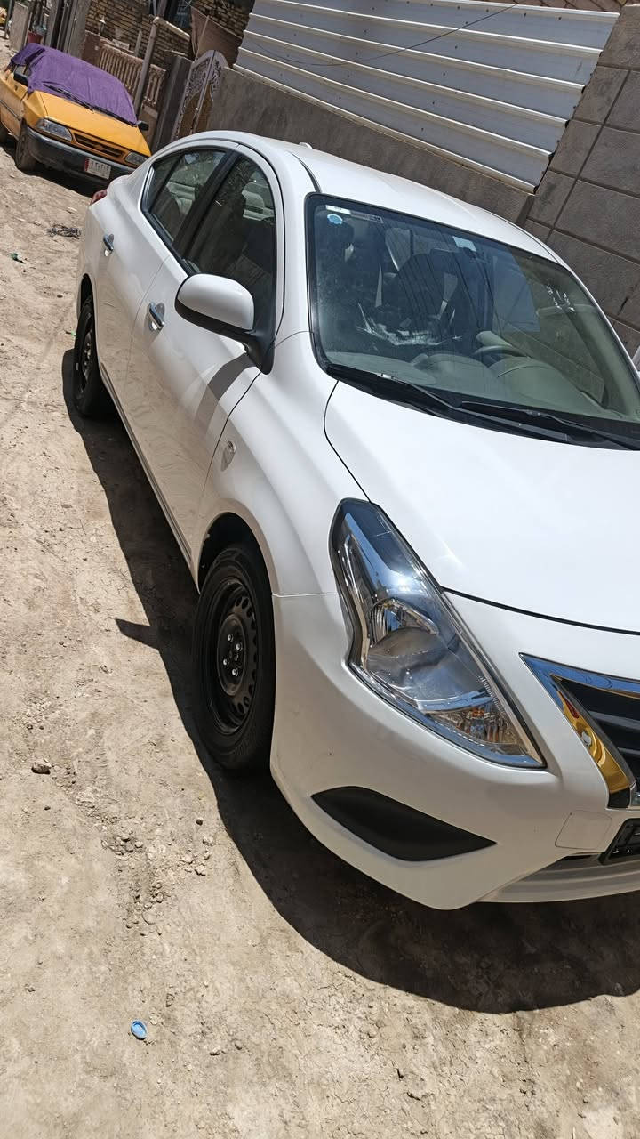 سلام. عليكم للبيع نيسان صني موديل 24 دخول جديد سياره كفاله عامه ماشيه 30 سياره هندي  تبريده مايحتاج اسولفلكم. عليه السياره حلوه مكان. السياره حله حي العسكري شارع 30 

الاتصال ***********
