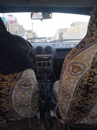 من رخصت صاحب الكروب سياره رينو السياره نضيفه مال خبزه السياره ماعايزه ...