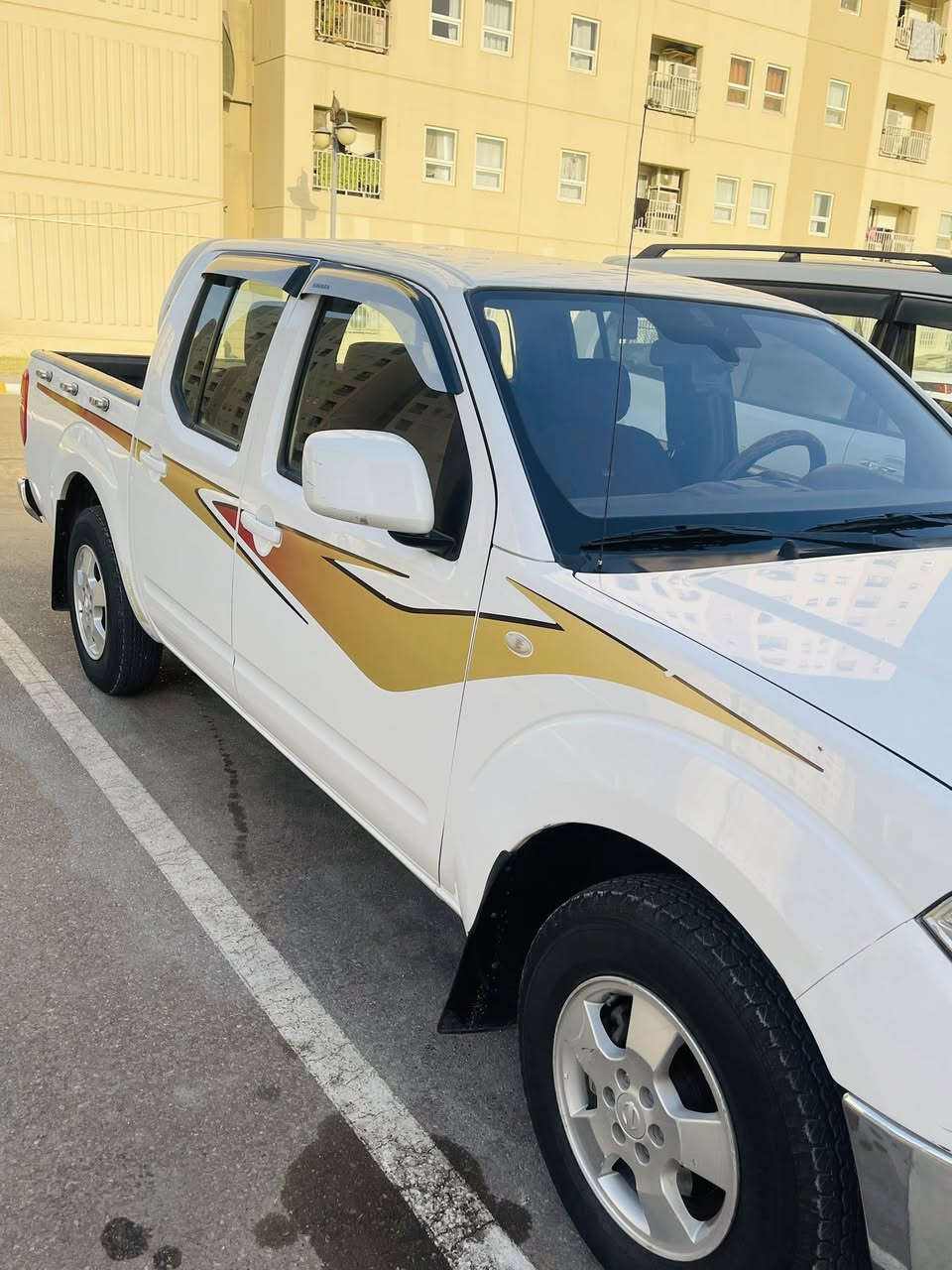 السلام عليكم نيسان نيڤارا 2011 رقم أربيل بأسمي السنوية سارية المفعول لحد 2026 شهر السابع 
تحويل مباشر فقط تحويل ما اسوي وكالة 
سيارة مكفولة من الضربة والصبغ بيها فقط بارد في الباب الخلفي الأيمن سيارة محرك مفتوح يم الخبرة سيف العوادي تخم اطارات جديد باتري جديد تبريد ثلج السيارة جاهزة متذب عليها دينار للبيع فقط للتواصل مع الرقم ***********
***********
السعر 120$ وبيها مجال للجاد في الشراء 
مرفق سونر بالسيارة راسلني ادزلك السونر
