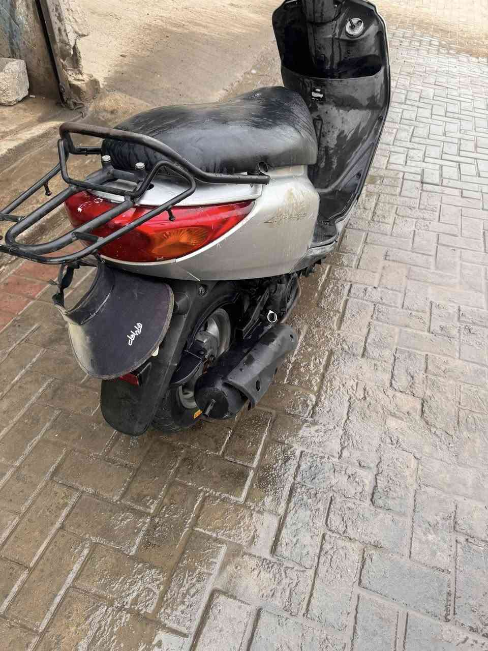 سلام عليكم شباب بريز نضيفه دراجه مجفته مره وحده وكبريتر تجاريه بس دراجه حلوه ونضيفه عنواني حي اور هاذه رقمي خابر وبل خدمه ***********
