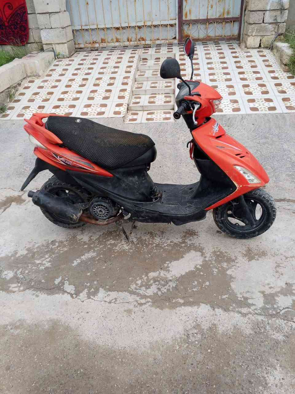 السلام عليكم
ادرس موديل 2021 محرك مكفول اول مره ينفتح مكينه خرسه شلعه ومعدل فول كهربائيات كلها شغاله سلف شغال تخم تاير جديد قفل جنطه قفل استيرن السعر 300 وبيها مجال مكان الدراجه الاسحاقي مركز الناحيه للاتصال *********** ***********
