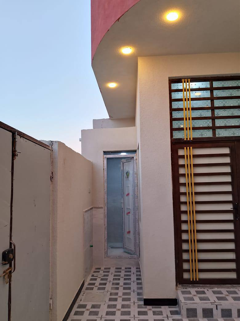 متوفر الان بيت البيع الجزيره شارع زين العابدين طابو زراعي ملك صرف مساحة 100متر بناء جديد ما مسكون البيت بناء شخصي أليس مقاول سعر 55 قرفتين نوم صاله مطبخ صحيات استقبال رقم الهاتف ***********
