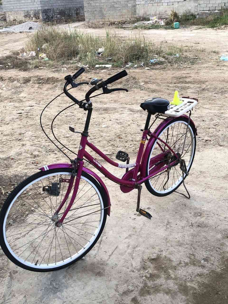 للبيع..وردي غامق.!!  شركه فاملي.' موديل ١٨ امبدل ويل واحد موديل١٩ كامل مابي اي نقص تايرات جدد ((السعر٩٠وبي مجال)) المكان ديالى تقاطع القدس/الرقم((‭٠٧٧٠ ٦٤٥ ٩٢٨٩‬))
