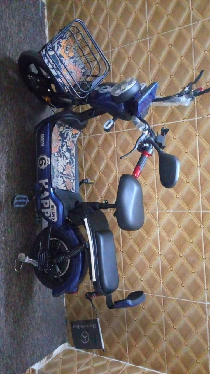 سلام عليكم جراجه شحن صار يومين من خذته بيع 250الف بيه مجهال لو اروس بايراني توصلةعل فيس لو عل رقم ***********
