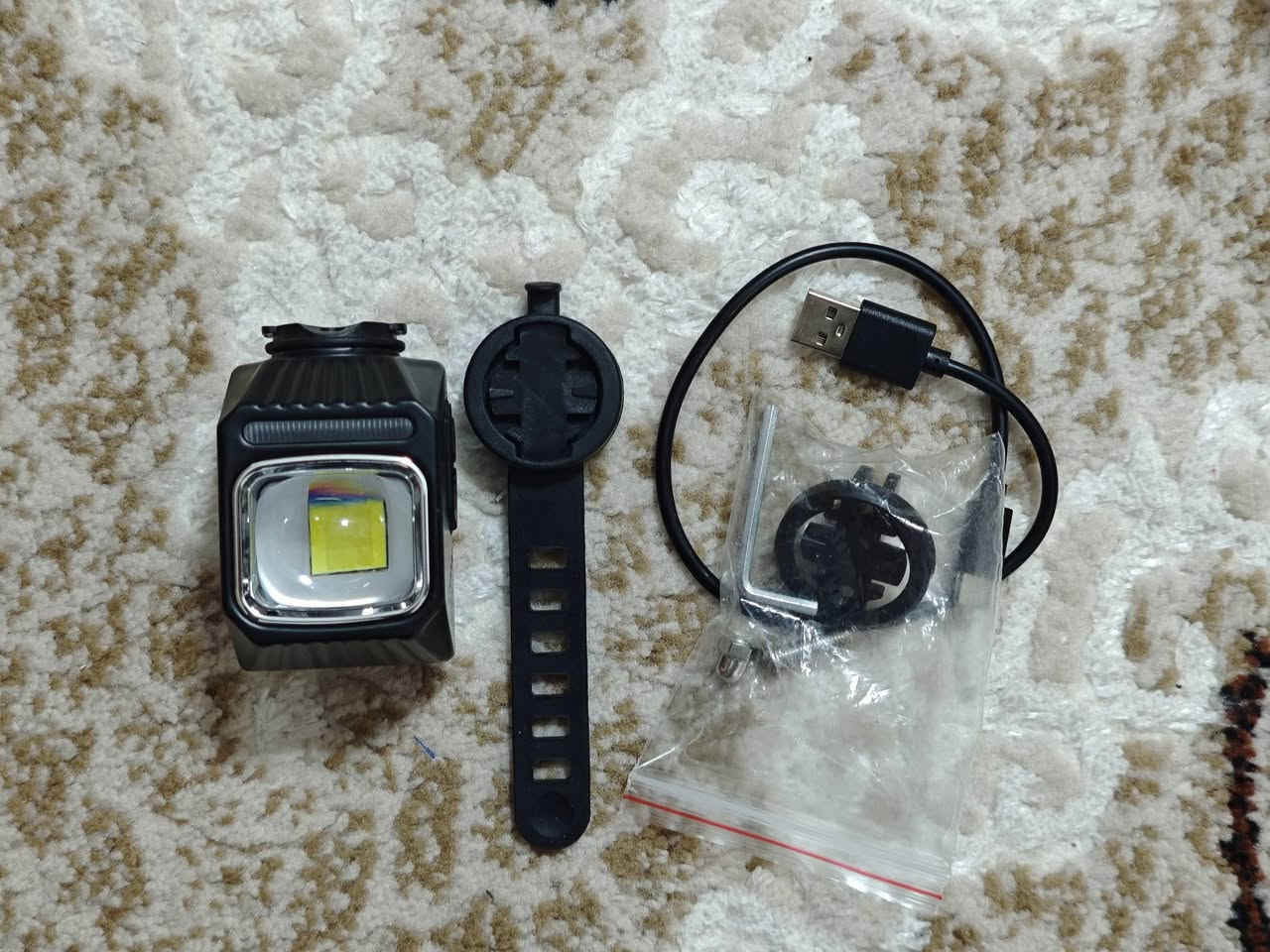 لایت قویە مارکە cyclami cyc1200
سعره 25,000


**إذا كنت صاحب هذا الإعلان وتريد حذفه لأي سبب، رجاءا أرسل رسالة إلى الدعم الفني**