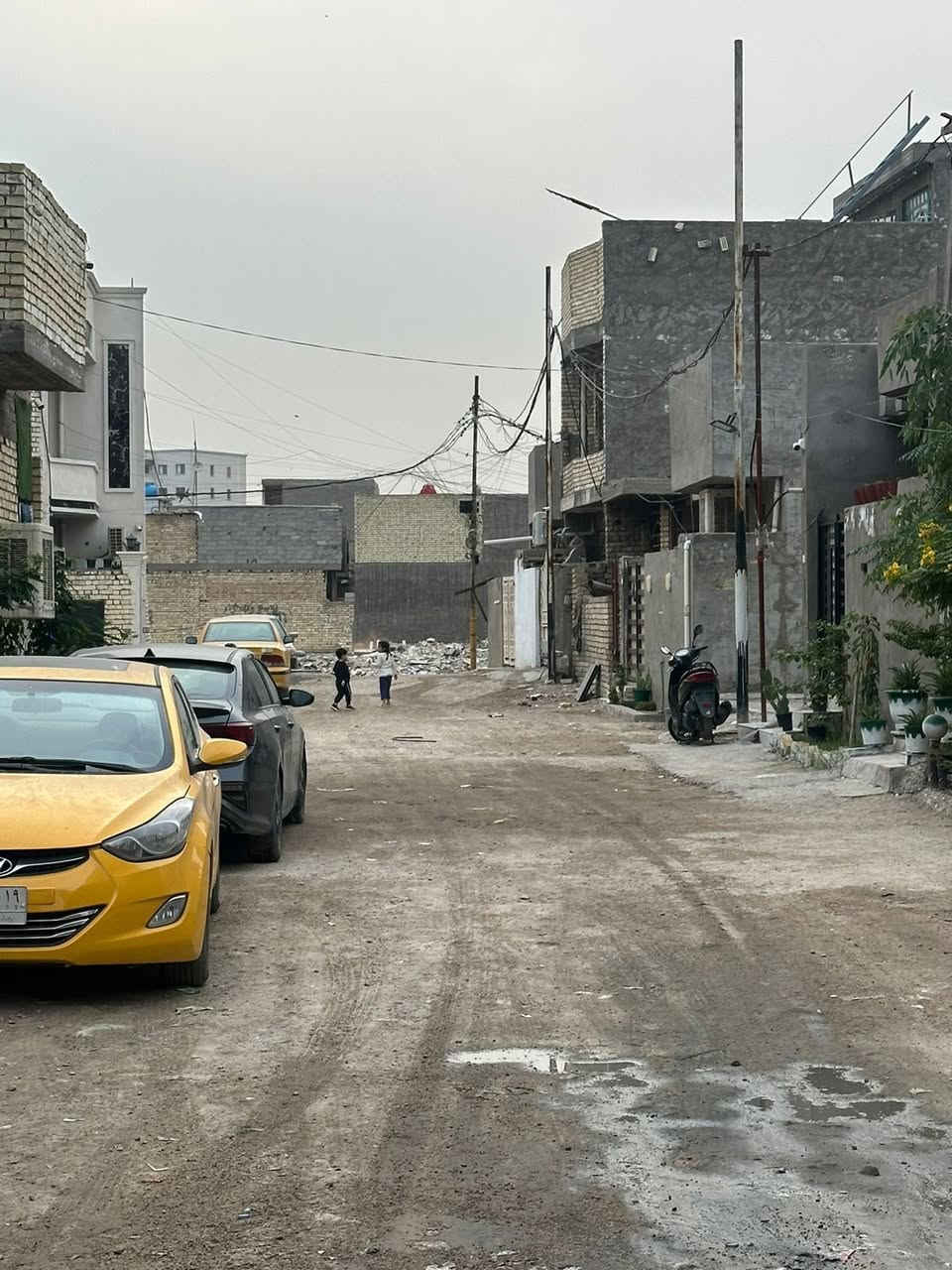 السلام عليكم 
قطعه أرض للبيع المساحه 100 متر 
زراعي شاكر العاني سند 25
مع إقرار محكمه مع صاحب الأرض 
مصبوبه رفت خدمات كامله مع التبليط 
السعر 42 وبيه مجال بسيط 
للاستفسار الاتصال عل الأرقام التأليه 
***********
***********
