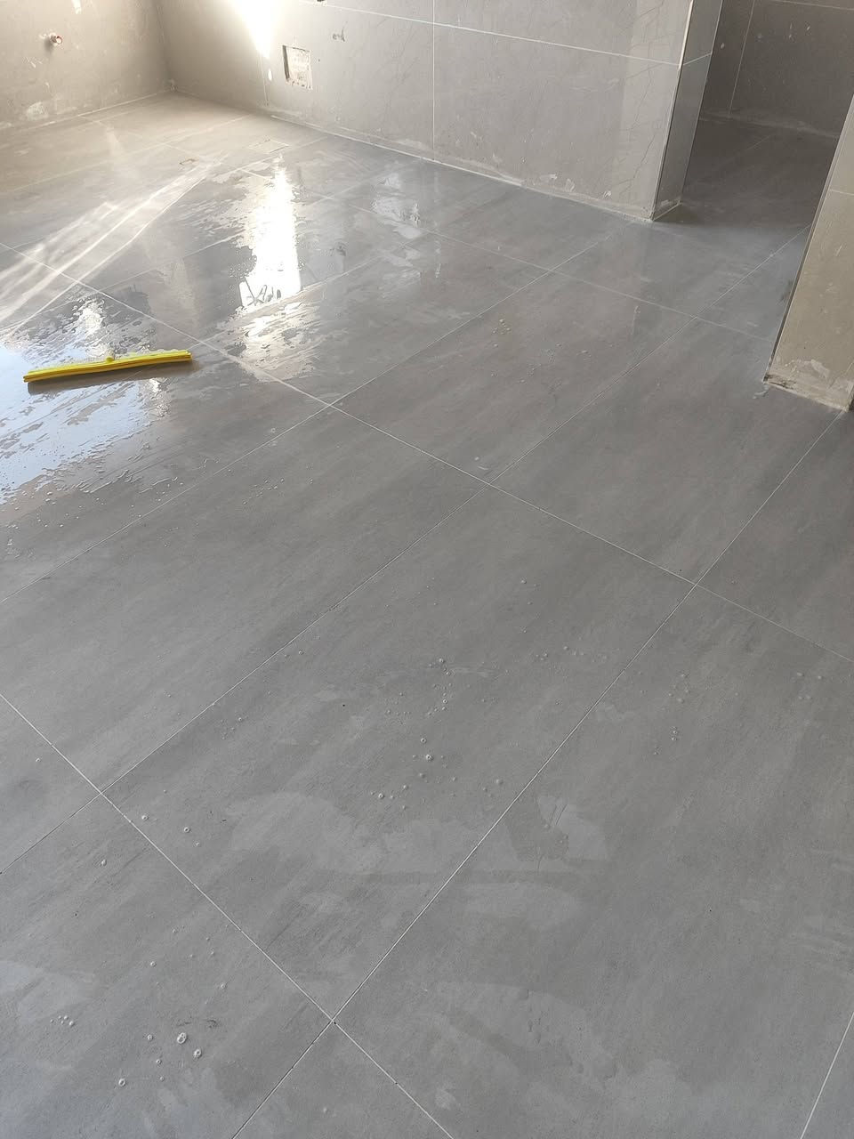 سلام عليكم اسطه كاشي شغل دراجه اولى تجي تشوف شغل كدام عين شغل نظيف مرتب هندسيه شرط اشتغل داخل كركوك فقط إستفسار اتصال ع رقم ***********
