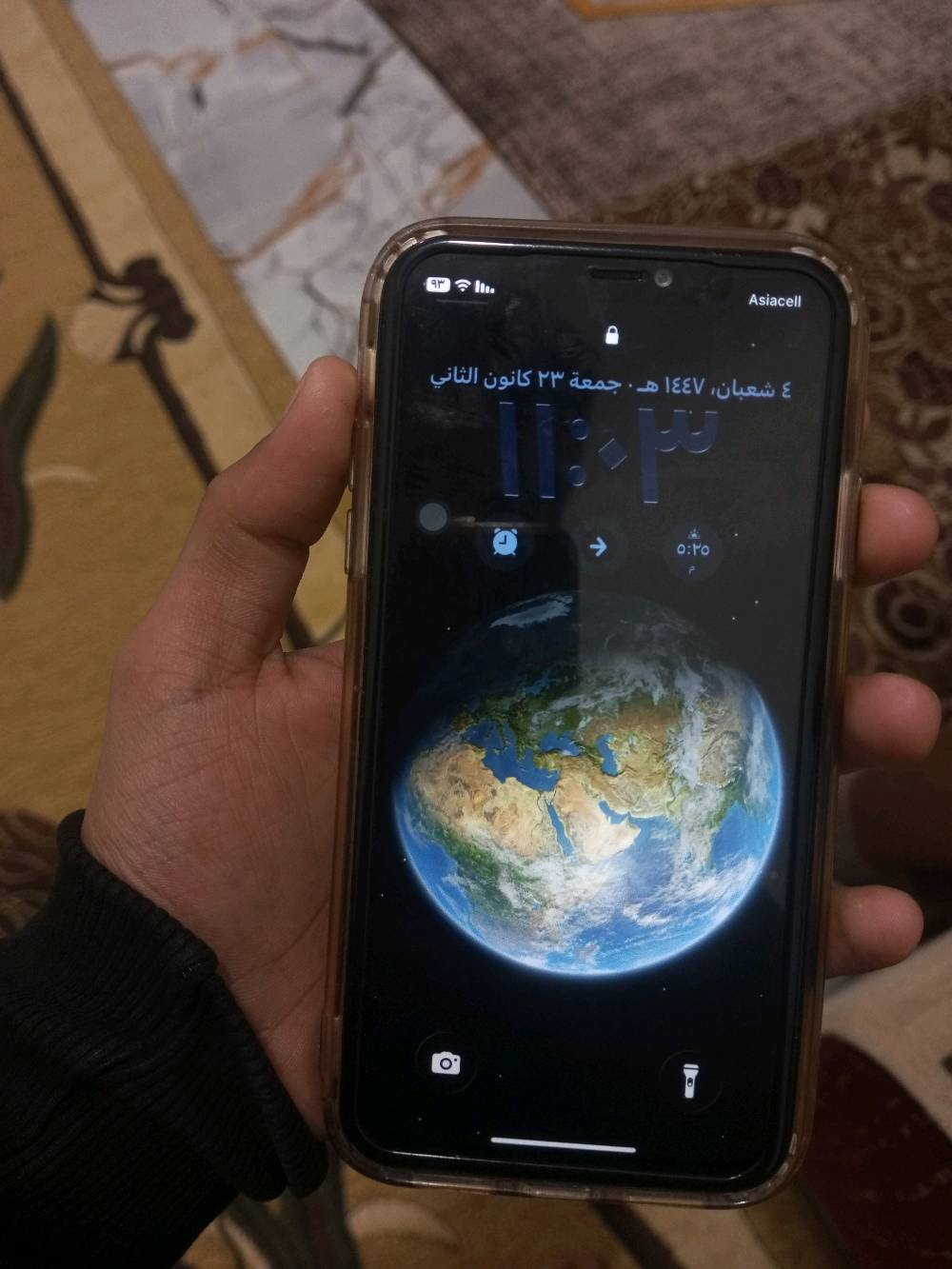 السلام عليكم للبيع 11 عادي 128بطاريه 69 مايصرف شرط  مبدل بيه بس شاشه وبيه فطر بالضهر والكامره السلفي واكفه اثر وكعه اعتقد بس فلاته للاتصال فقط واتساب 