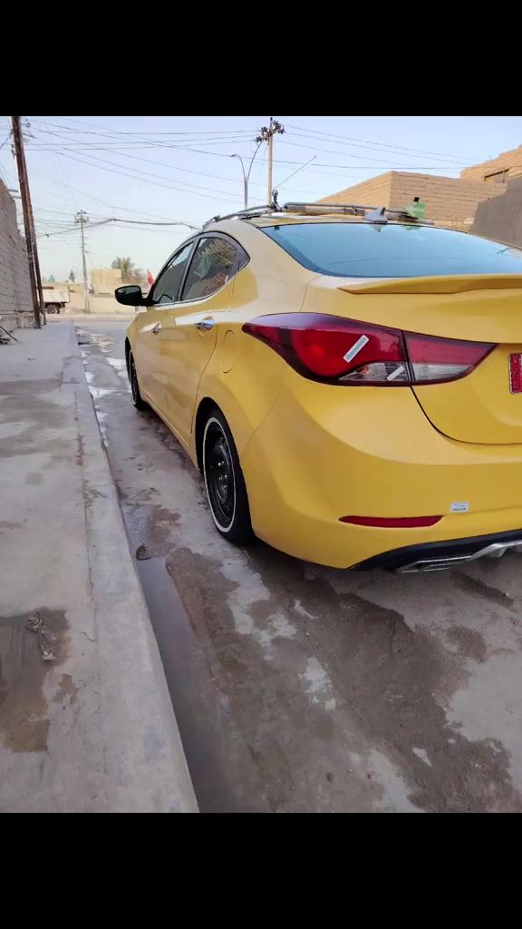 السلام عليكم
اقره المنشور يلا تخابرني 
النترا امريكي 2015 حادثها بنيد مبدل 
مكينة 2000 دوش ستندر لا مفتوحه ولاتنقص ولاتبخر 
گير مكفول كذلك 
رقم بغداد انگليزي وبأسمي
شاشه كاميرا بلاد 
كشن حار امامي خلفي 
حدادية وكهربائيات وتخم تاير ابو الخطه كلهن جدد شرط 
السياره ليبل واحد 
شرط صبغه اولى 
خط وبحث ومصفره هئيه وغرامات 
مكانها ذي قار قصاء الغراف
وسعرها 114 سياره جديده
***********
