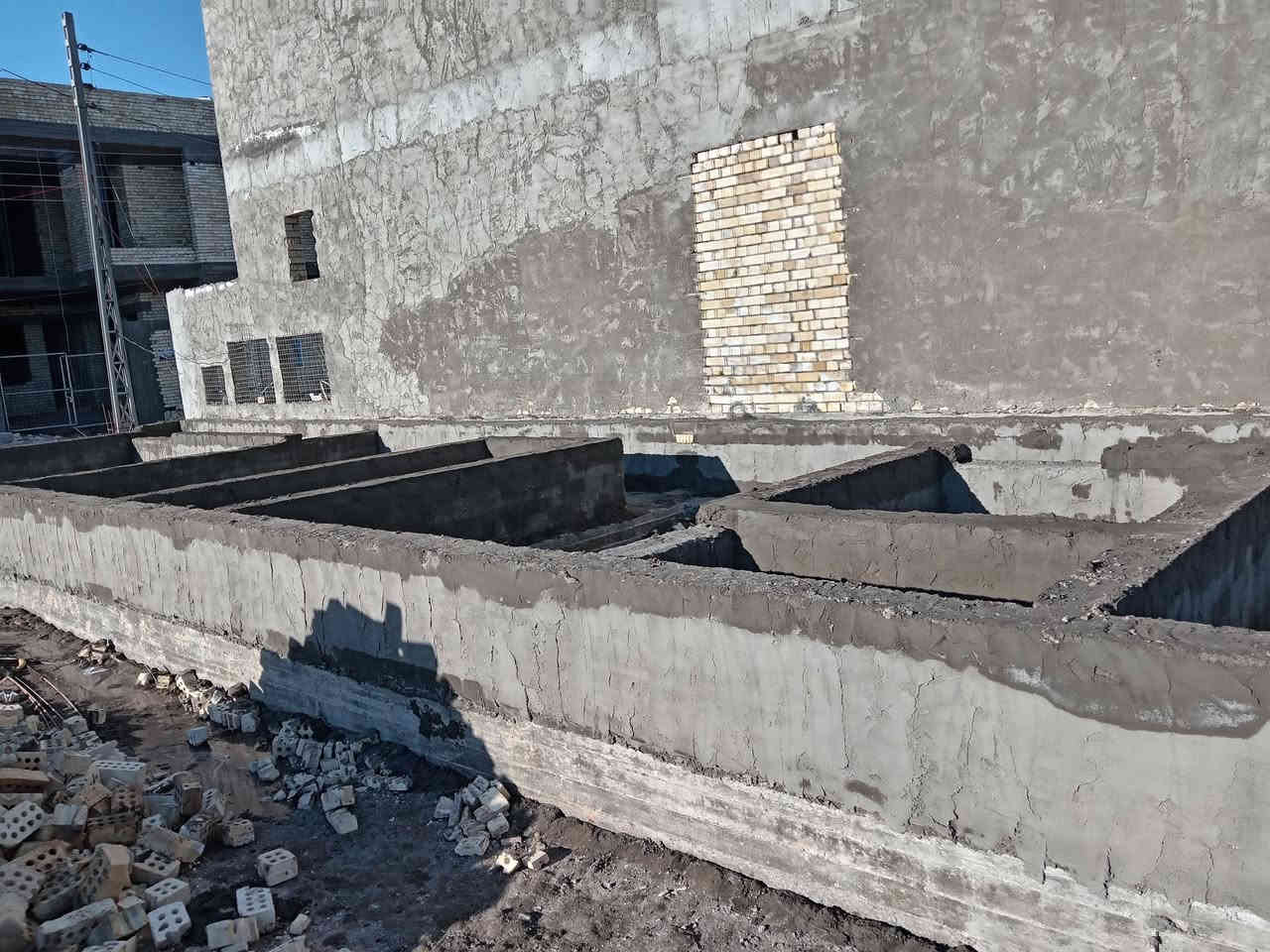 بسم أمام الحجه السلام عليكم كادر خلفات بناء طابوق شغل نظيف درجة أولى إشراف مهندس وسرعة إنجاز ناخذ قطعي وعلى سياره عمل في كربلاء استفسار ***********
