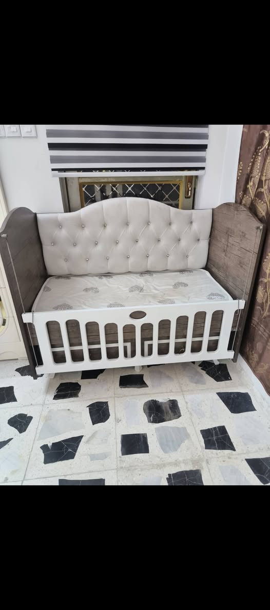 السلام عليكم جرباية طفل حجم كبير تنفتح من جهة الام الخشب الثقيل الاصلي ربي شاهد زلغ مابيها مكاني بغداد اشتريتها ب250 اريدها 150


**إذا كنت صاحب هذا الإعلان وتريد حذفه لأي سبب، رجاءا أرسل رسالة إلى الدعم الفني**