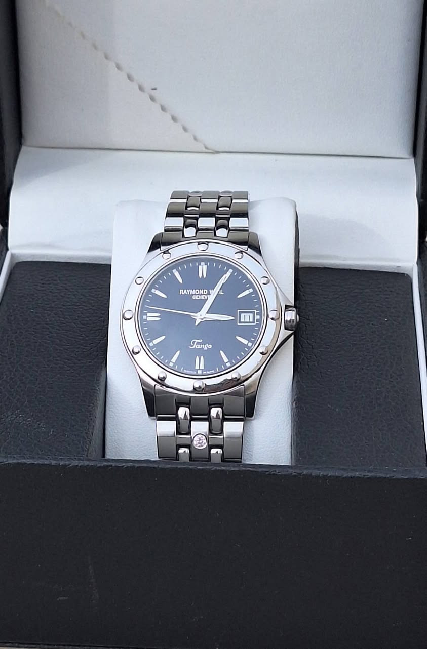 تحية طيبة 🍁
رايموند ويل سويسرا 🇨🇭 
نظافه ممتازه 👌
سير واسع 
القطر ٣٧ مع الزمبلك ٤٠ 
أنتاج حديث 
السعر ١٤٥ $
استفسار اكثر راسلني خاص🙏


**إذا كنت صاحب هذا الإعلان وتريد حذفه لأي سبب، رجاءا أرسل رسالة إلى الدعم الفني**