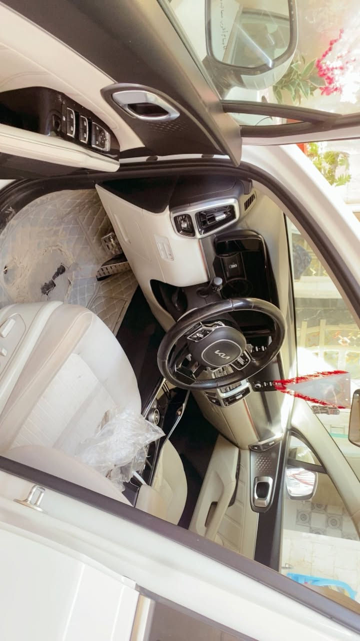 كيا سورنتو 2023خليجي 
داخل كريمي 
دبل كشن كهربائي 
كير ماوس 
سايد بريك بصمه 
فول تحكم استيرن 
شاحن واير ليس 
شفتات كير بل ستيرن 
لايت عدسات  
بلايت لد
داخل نشره 
ويل 19
محرك 6سلندر 
7راكب 
3قطع تبريد 
بصمه تشغيل عن بعد 
حساس خلفي رادار 
شاشه اصلي 
مكان سياره بغداد الكماليه 
سعرها 305 $وبيها مجال 
***********
