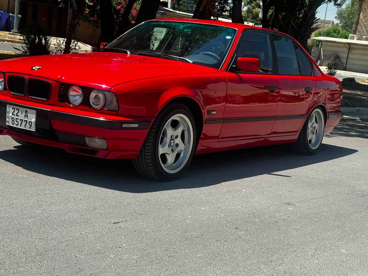 السلام عليكم 

BMW 525 i
موديل ١٩٩١ داخل جلد اسود الغرفة حلوة دعامية M
دركة M 
تخم تاير وويل جديد M
صدر امامي خلفي جديد 
مكينة كير كهربائيات كفالة  
السيارة عليهه صبغة جديدة للجماليه فقط اكفل لغود وشواصي وحوض السبير يعني مابيهه ضربة 
والسيارة 525 اصل بليتة وشاصي عليهه ادامة كامله منضومة بانزين 
تبريدهه شغال 

السيارة معروضة ٧٦ وبيهه مجال قليل حك الجية 
السيارة متتقارن بالمضروبات وحشة السامع الخايسات ميعجبك سعرهه تلكة انشاءالله الاحسن منهه 

رقمهه اربيل باسمي شخصيا اذا لكيتهه ابسم واحد ثاني لتاخذهه وابيع شرط التحويل شوكت متريد احولك 

عنواني بغداد القادسية مجمع الوزراء 

رقمي التلفون (***********) اسمي سيف 
ممتواجد علنت اتصل وبيك خير وتدد ❤️
