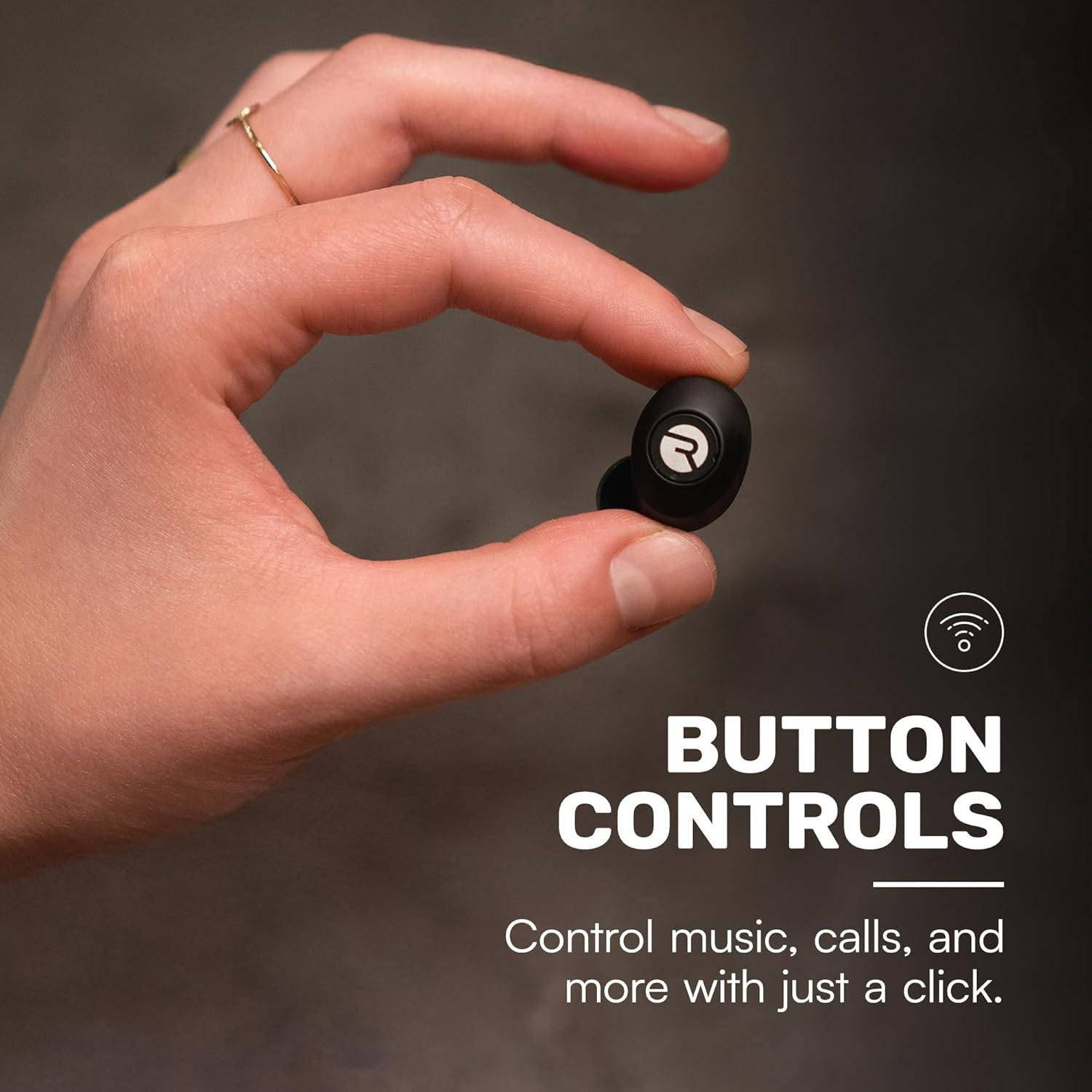 سماعة Raycon Everyday Earbuds

 هي خيار ممتاز وعملي للاستخدام اليومي والرياضة. تشتهر بتقديم صوت قوي مع تركيز عالٍ على البيس (Bass) وتصميمها الصغير والمريح جداً داخل الأذن تقنية الصوت: تدعم ملفات الصوت الأساسية وعزل الصوت السلبي بفضل التصميم المحكم داخل الأذن، بالإضافة إلى أوضاع صوتية مدمجة للتحكم بالبيس (Bass).الاتصال المتعدد (Multipoint): تتيح لك ربط السماعة بـ جهازين في نفس الوقت (مثل الهاتف والكمبيوتر المحمول) والتنقل بينهما بسلاسة.وضع الوعي (Awareness Mode): يسمح لك بسماع الأصوات المحيطة بك أثناء ارتداء السماعة لزيادة الأمان في الشارع

السعر 100


**إذا كنت صاحب هذا الإعلان وتريد حذفه لأي سبب، رجاءا أرسل رسالة إلى الدعم الفني**
