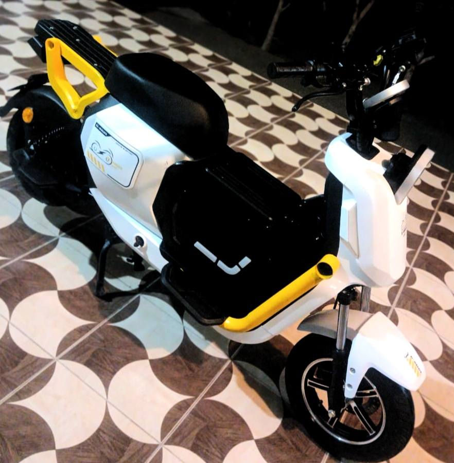 موطور شحن للبيع او مراوس نضافة 100٪ بطارية ليثانيوم حجم كبير  بصمه وجوزه 
موصفاته حيل راقيه
الحبانيه المضيق
السعر:تواصل واتساب وتدلل
***********
