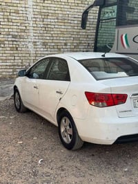 أحبتي سيراتو ٢٠١١ بيها جملغ خلفي صبغ والباقي مقفول رقم سليمانيه شمالي ...