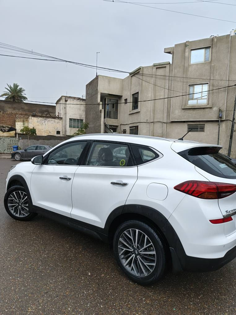 السلام عليكم للبيع
توسان  2020فول مواصفات عدا بنراما خليجي
ماشية ٧٢الف 
بيه بارد جاملغ الأمامي وكارت حافه بنيد
محرك كير ع وضع الشركة برغي ممفتوح بيهن 
 ، بصمة تشغيل وبصمة بيبان تبريد قطعتين خمسة عدسات  اريل نفكيشن 
كشنات جلد بقلاوة كشنين كهربائ
شاشة كبيرة  تحكم ستيرن
 صاج داخل السيارة لايت لد ، مري شفط
، ويل كب حجم ١٩    ثلاجه بالجكمجه  
شاحن لا سلكي  كامرة امامية + خلفية دوارة 
حساس خلفي  اصلي 
إضاءات لد باليدات 
رقم السيارة بغداد ألدولي وهزه جديدة باسمي مكان السياره بغداد السعر 195 وبيه مجال رقم
 ‭ ‭0770 7819201 بغداد, العراق
